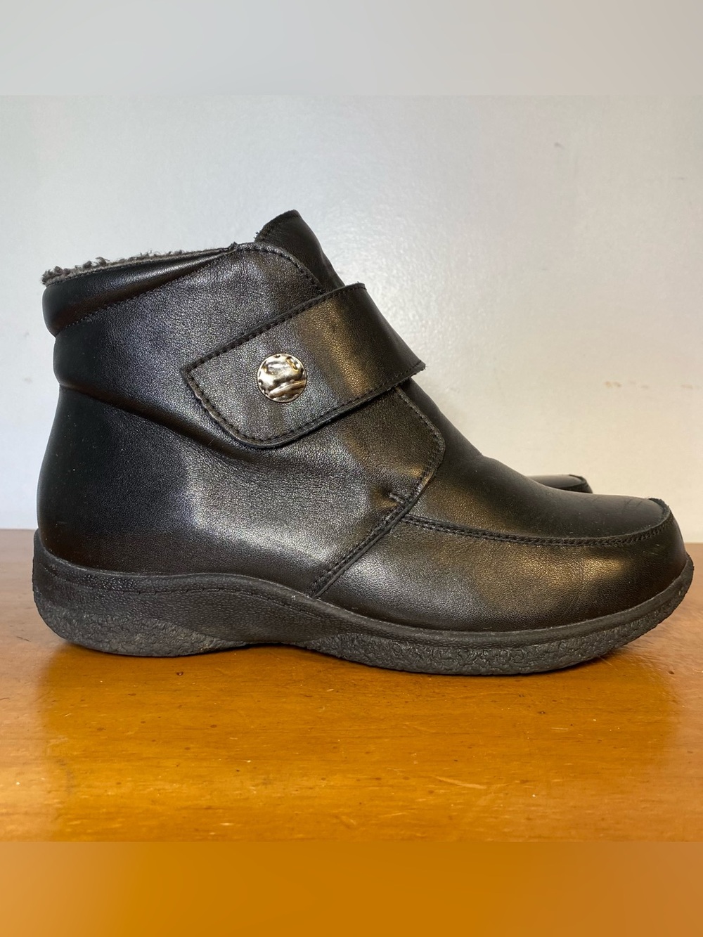 Propet Women's 8 Holly Winter Boots Snow Leather Black Lined Insulated Warm